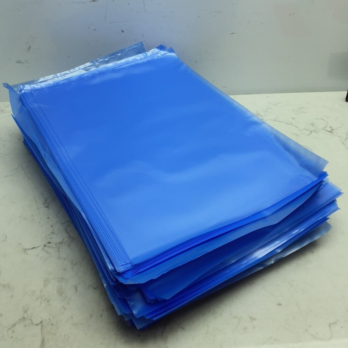 Bolsas plasticas VCI de PREMCO apiladas usa sobre otras